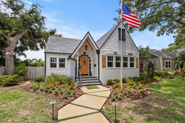 2420 14TH St ST PETERSBURG, FL 33704