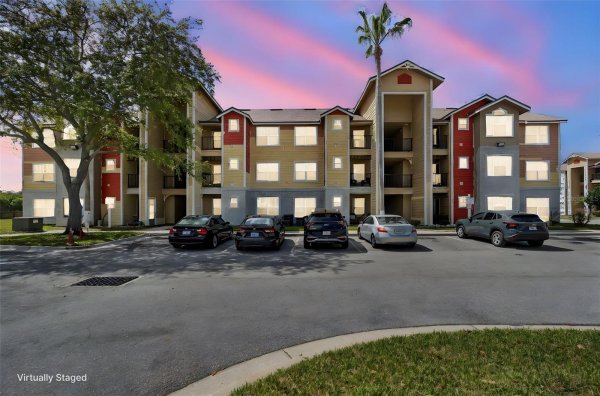 2216 GRAND CAYMAN Ct #1422 KISSIMMEE, FL 34741
