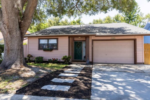 1707 WHISPERING Dr LARGO, FL 33771