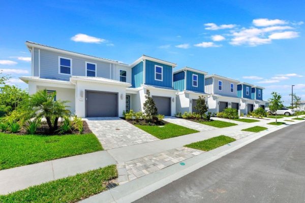 1224 ROYAL Vw Ter KISSIMMEE, FL 34747