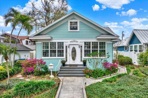 210 15TH Ave ST PETERSBURG, FL 33704