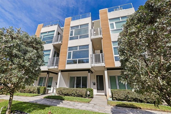 233 4TH Ave ST PETERSBURG, FL 33701