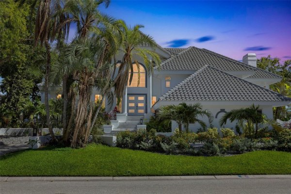 5212 62ND Ave ST PETERSBURG, FL 33715