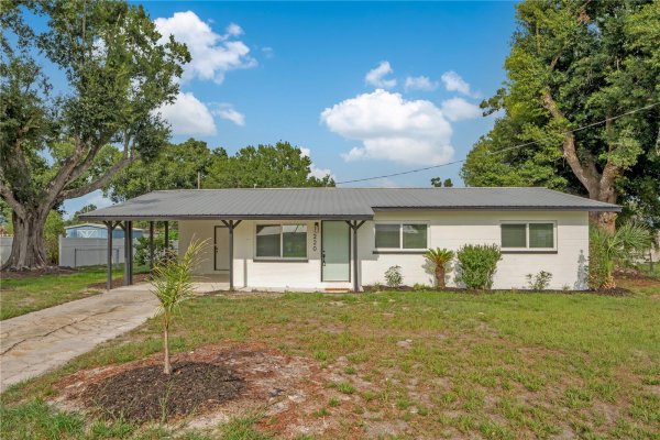 220 RIVERSIDE Dr WAUCHULA, FL 33873