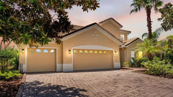 3826 GOLDEN FEATHER Way KISSIMMEE, FL 34746