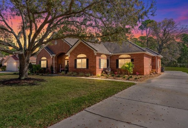 1499 E Lk WOODLANDS Pkwy OLDSMAR, FL 34677