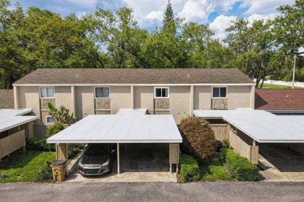 7912 CEDAR Dr #7912 TEMPLE TERRACE, FL 33637