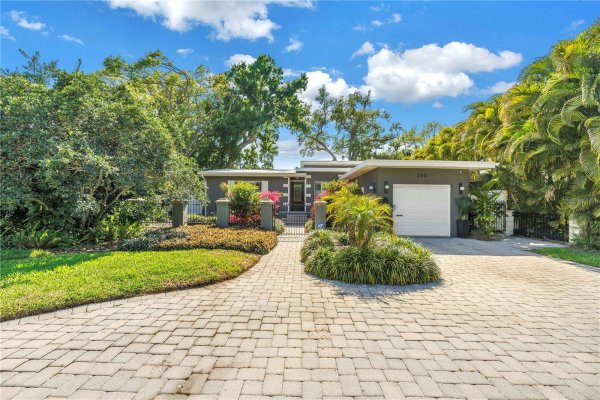 209 BANDERA Way ST PETERSBURG, FL 33704