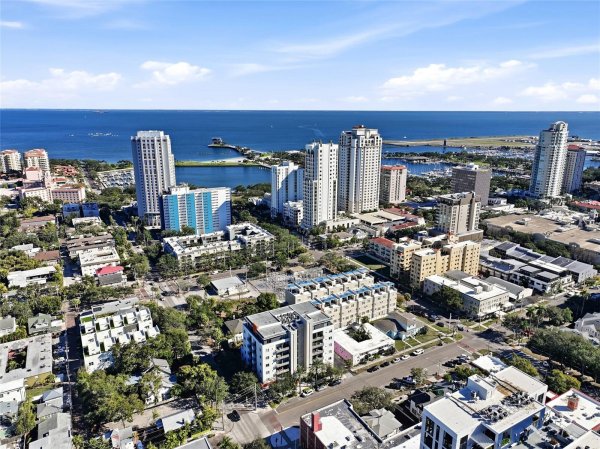 475 2ND St #302 ST PETERSBURG, FL 33701