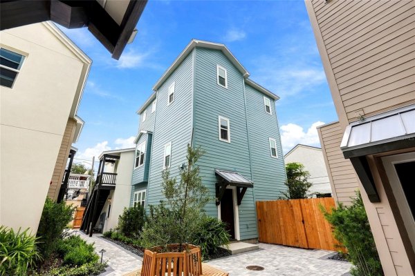 2544 1ST Ave ST PETERSBURG, FL 33713