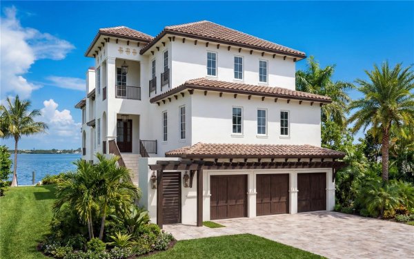 1835 Byu GRANDE Blvd ST PETERSBURG, FL 33703