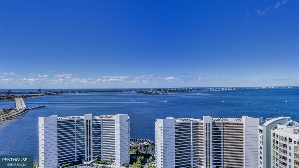 555 QUAY Cmn #2004 SARASOTA, FL 34236