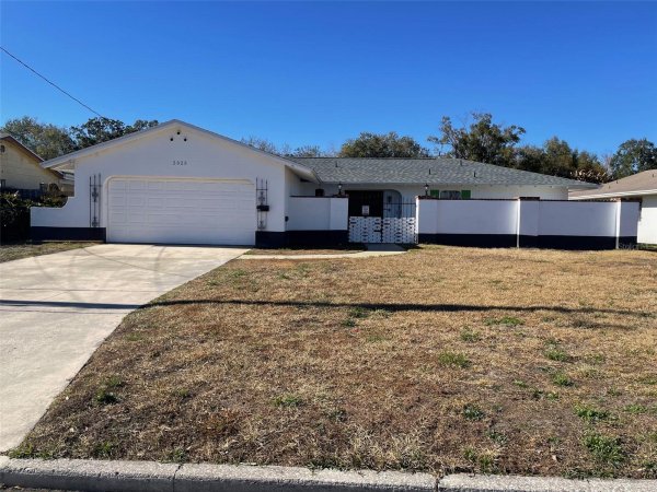 2325 LAUDERDALE Ct ORLANDO, FL 32805