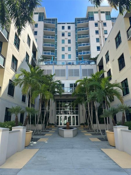 400 4TH Ave #1207 ST PETERSBURG, FL 33701