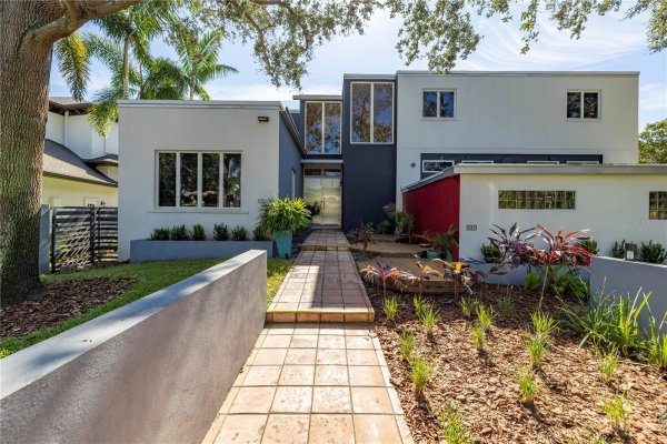 838 MONTEREY Blvd ST PETERSBURG, FL 33704