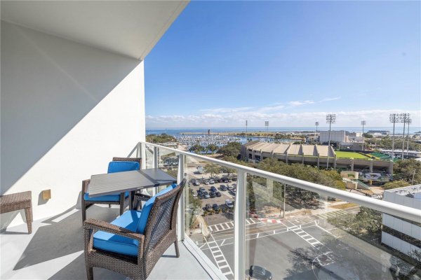 175 1ST St #1006 ST PETERSBURG, FL 33701