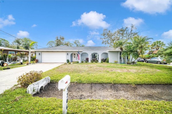 5206 18TH Ave BRADENTON, FL 34208