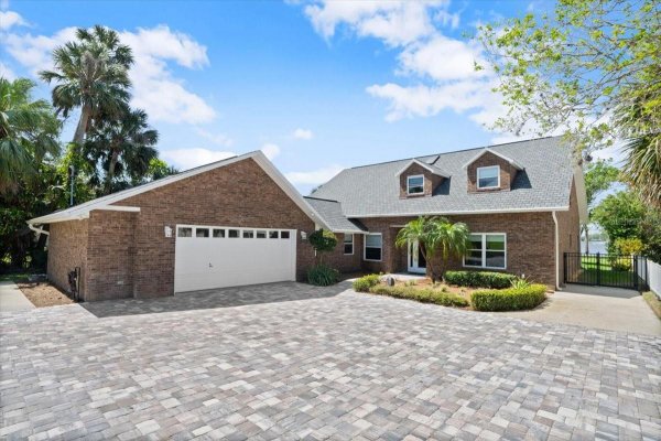 1517 N HALIFAX Ave DAYTONA BEACH, FL 32118