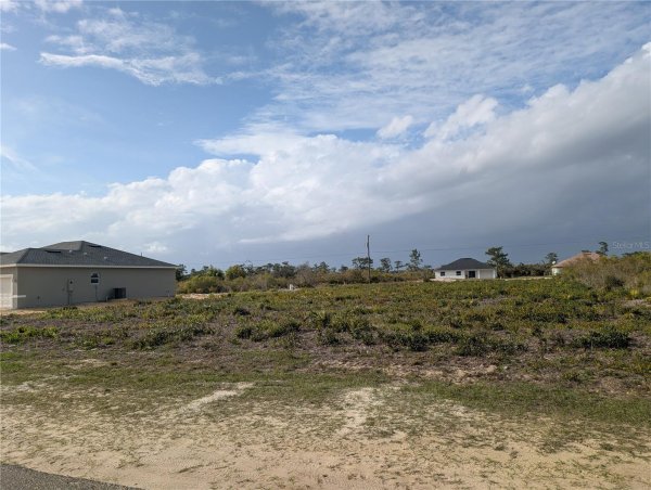 12 POINCIANA Dr INDIAN LAKE ESTATES, FL 33855