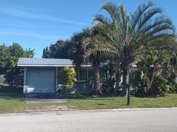 227 WOODLAND Ave COCOA BEACH, FL 32931