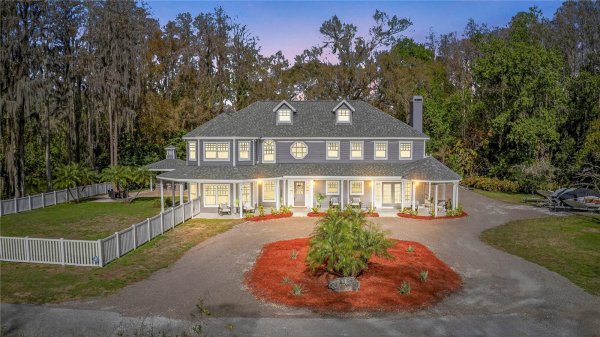 3663 BERGER Rd LUTZ, FL 33548