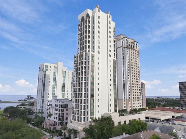 126 4TH Ave #1202 ST PETERSBURG, FL 33701