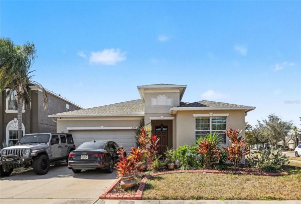 2130 ROANOKE Spgs Dr RUSKIN, FL 33570