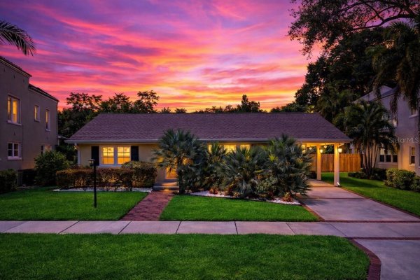 2400 ANDALUSIA Way ST PETERSBURG, FL 33704