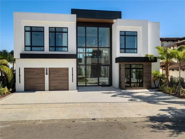 901 GOLDEN BEAR Dr REUNION, FL 34747