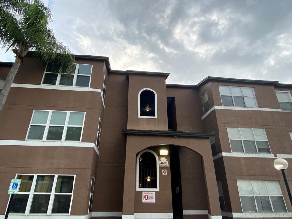 4630 COMMANDER Dr #1012 ORLANDO, FL 32822