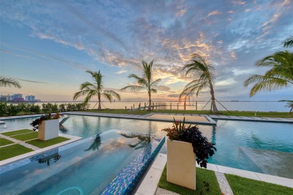 1000 TOCOBAGA Ln SARASOTA, FL 34236