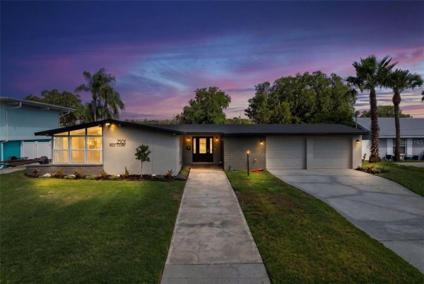 2501 REEF Ct ORLANDO, FL 32805
